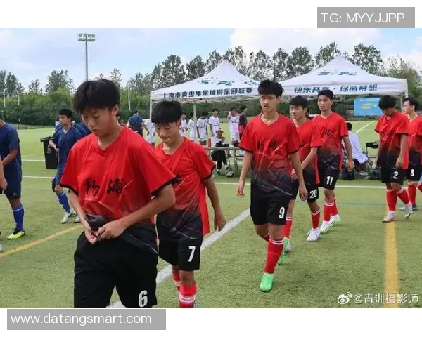 上海足球队逆袭之路揭秘:从低谷到巅峰的精彩历程与奋斗精神